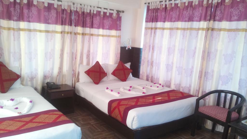 Hotel Center Lake Pokhara Exterior photo